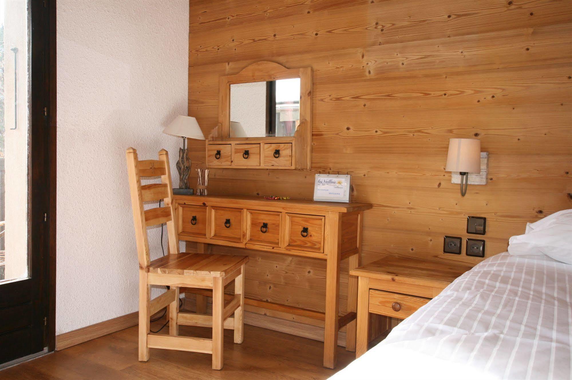 Hotel Les Vallois วาหลุยส์ ภายนอก รูปภาพ