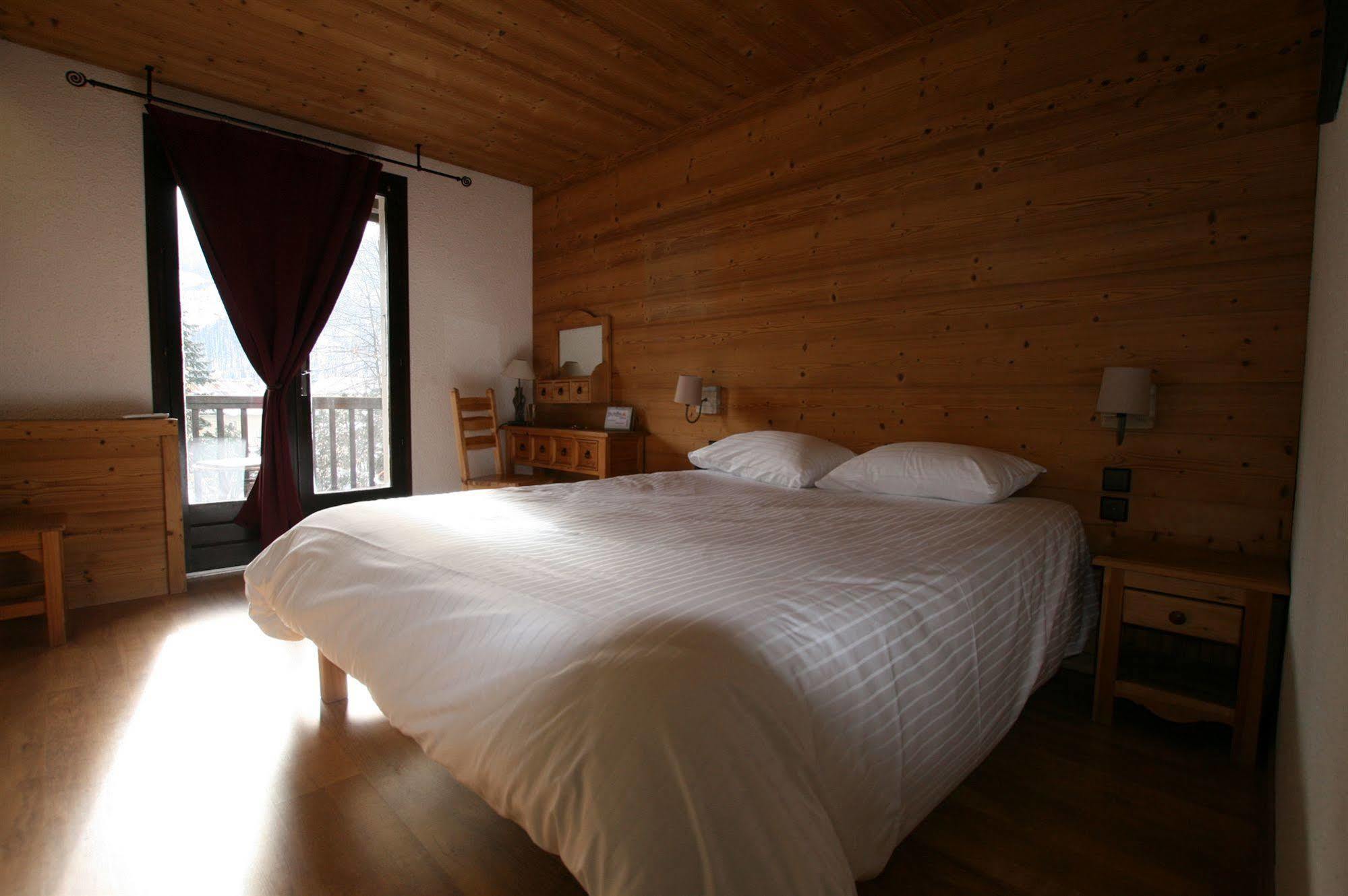 Hotel Les Vallois วาหลุยส์ ภายนอก รูปภาพ